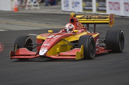 Saavedra grabs pole while Vautier lands in Long Beach tire wall
