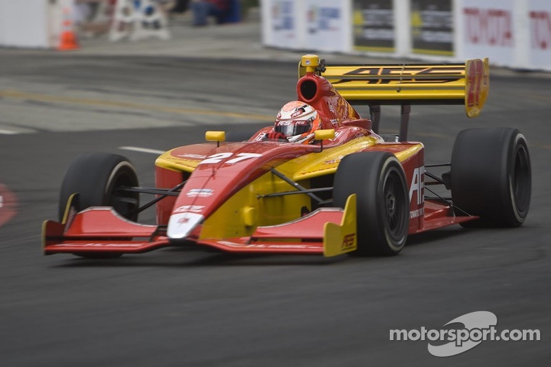 Saavedra grabs pole while Vautier lands in Long Beach tire wall