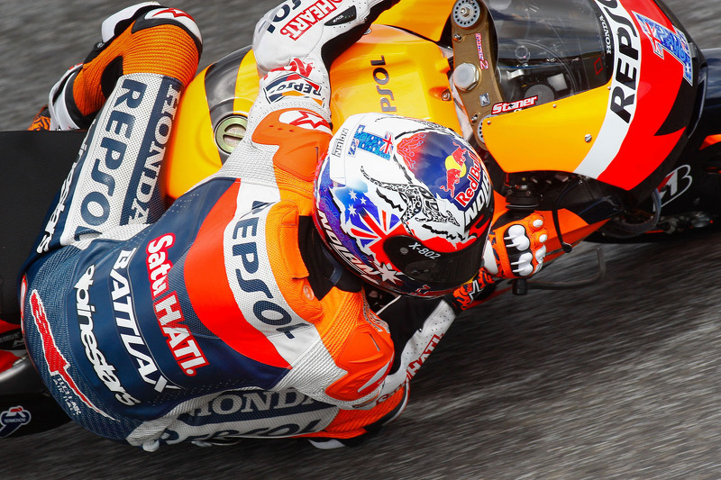 Stoner takes his first pole of 2012 at Estoril