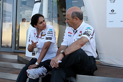 Sauber gives third of F1 team to Kaltenborn