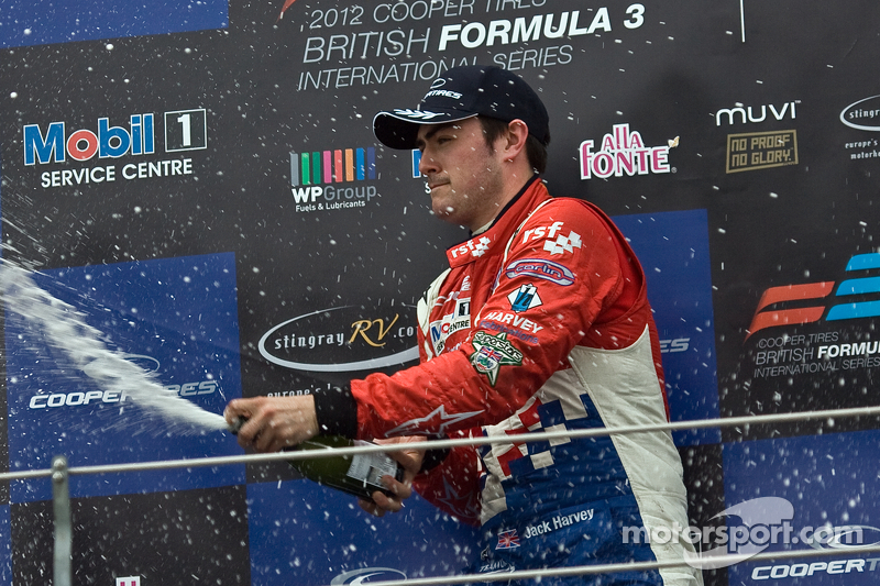 Jack Harvey goes wire-to-wire in Brands Hatch victory