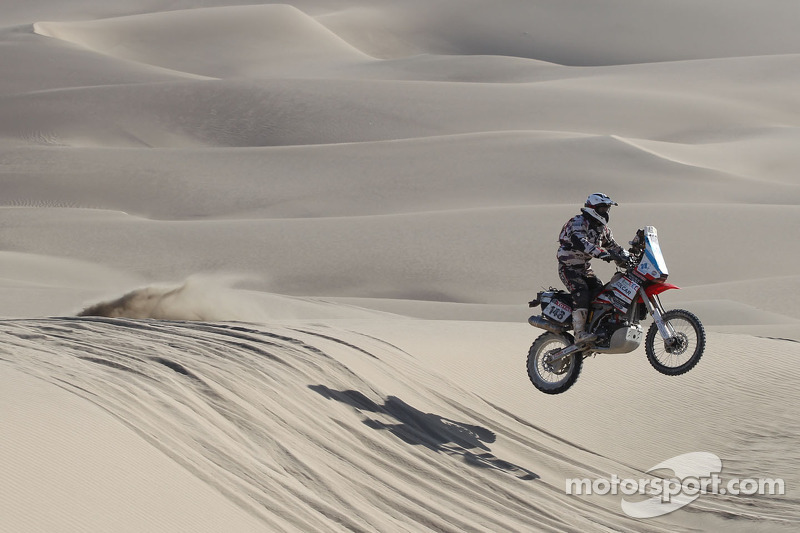 Honda to field works motorcycle project for 2013 Dakar Rally