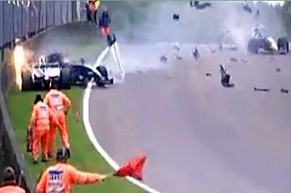 Maldonado Crashes under Red Flag in WSR nearly hitting two marshalls - Video