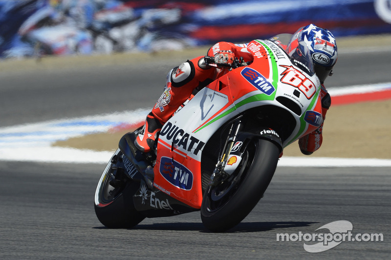 Hayden sixth at home race, crash for Rossi at Laguna Seca