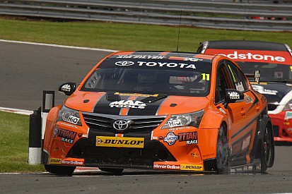 Wrathall pips Plato for career first pole position at Snetterton
