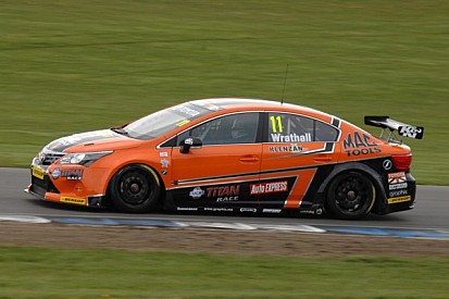 Wrathall takes his maiden pole at Snetterton