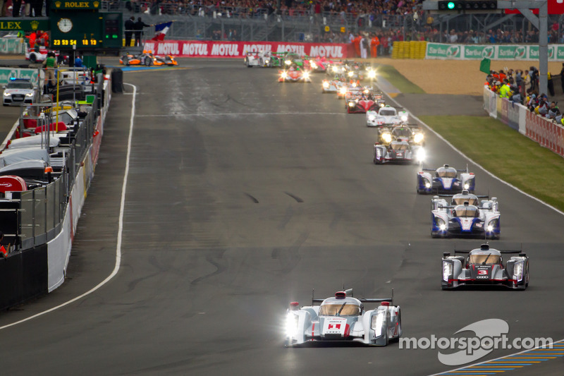 Start: #1 Audi Sport Team Joest Audi R18 E-Tron Quattro: Marcel Fässler, Andre Lotterer, Benoit Tréluyer leads the field