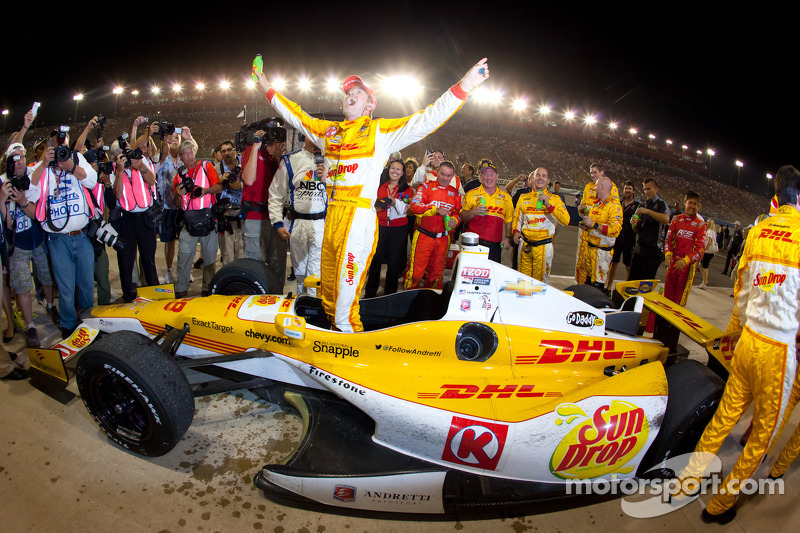 Andretti's Hunter-Reay wins the 2012 IndyCar Championship in Fontana