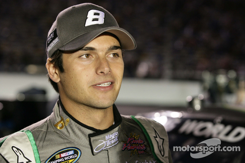 Piquet wins in Las Vegas with last lap pass