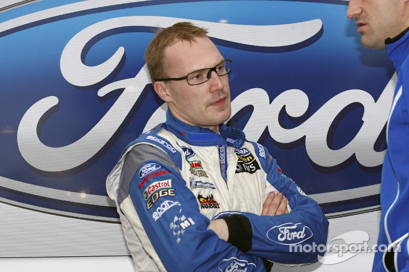 Latvala shows firm resolve to retain second at Rallye de France