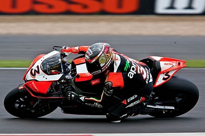 Biaggi just edges out Sykes to grab his second championship