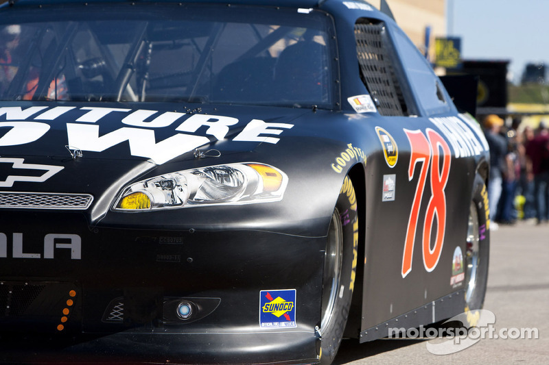 Multiple incidents curtail Kurt Busch’s Kansas performance