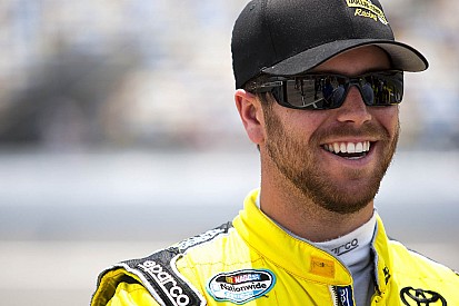 Brian Scott wins Phoenix 150 in green-white-checkered finish
