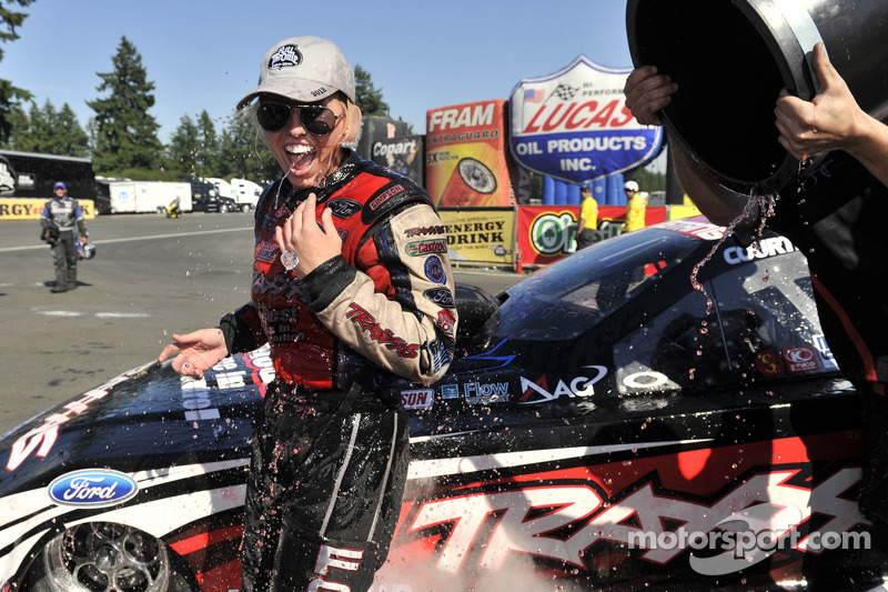 COURTNEY FORCE Signed Autographed 8x10 NHRA Photo - Foto 7