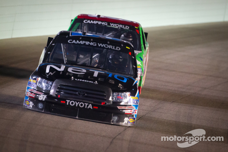 Quiroga earns hard-fought 15th-place finish in finale at Homestead