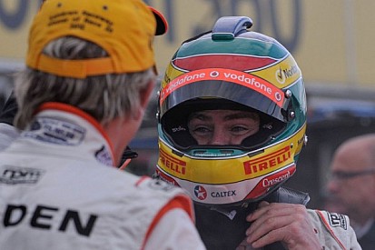 TeamVodafone's Lowndes takes victory on Sunday at Winton