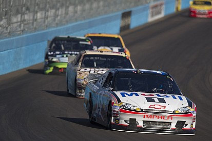 Stewart soldiers to 17th in season finale at Homestead