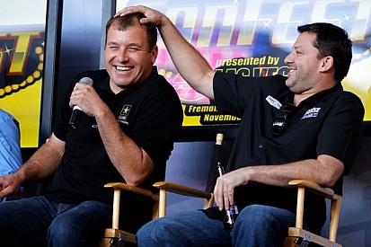 Day 2: Keselowski, Stewart smart enough to win annual Fanfest event