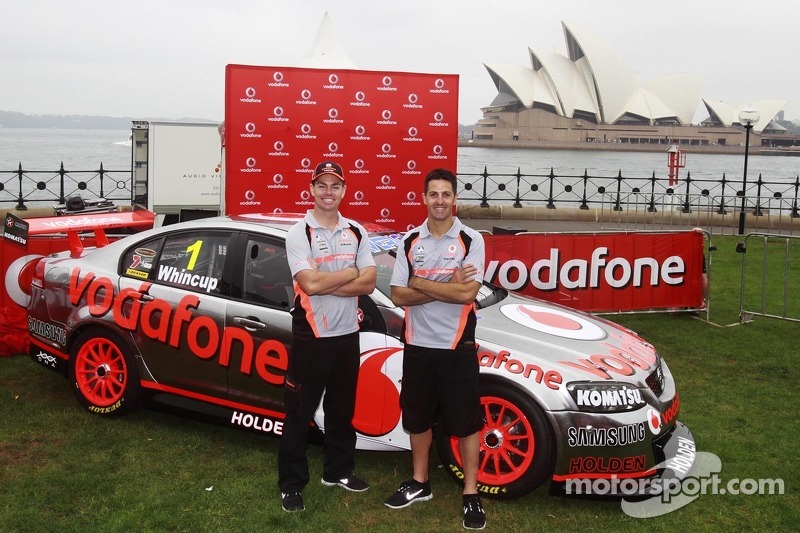 Whincup grabs “artificial provisional pole” for Sydney Telstra 500