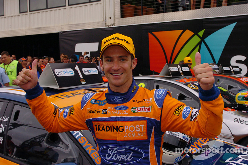 Davison dominates for final race win of 2012 in Sydney