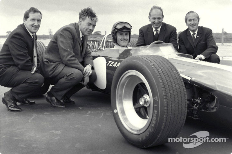 Remembering Colin Chapman: 1928-1982