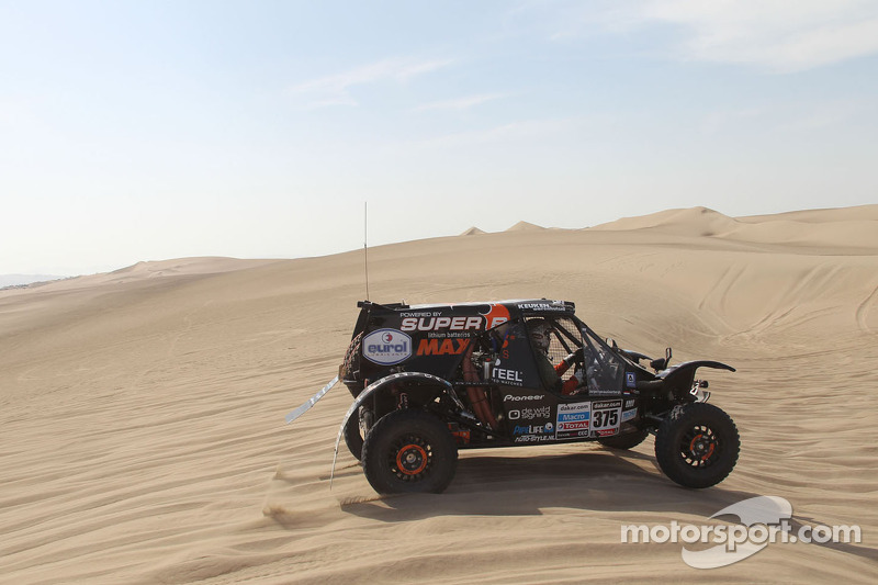 All of Maxxis Dakar Team make it safely through stage 7