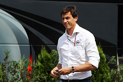 Wolff to keep Williams link 'for the moment'