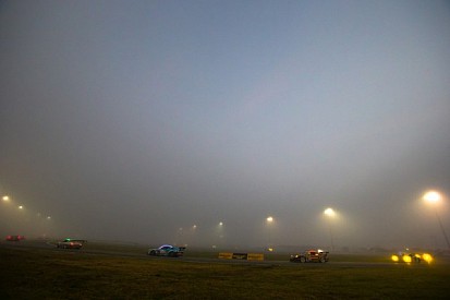 Fog slows down Rolex 24 at Daytona