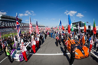 Two-time winner Foyt returns to Rolex24