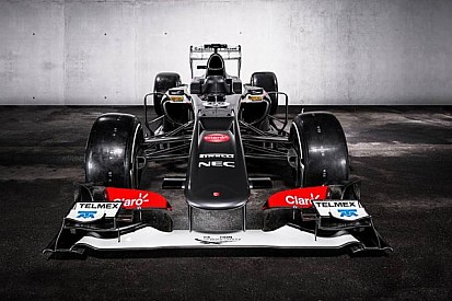 Sauber reveals the dynamic look of their C32 in Switzerland