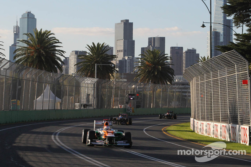 F1 figures call for Melbourne night race