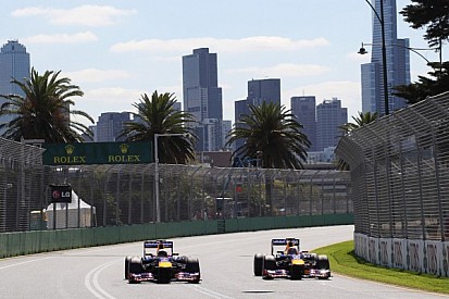 Vettel dominates Friday practice for the Australian GP season opener