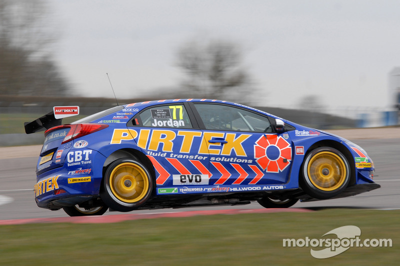 Pirtek's Jordan claims pole at snowy Brands for season opener