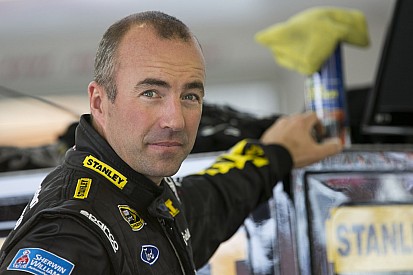 Ambrose uses knowledge to take on Martinsville short track