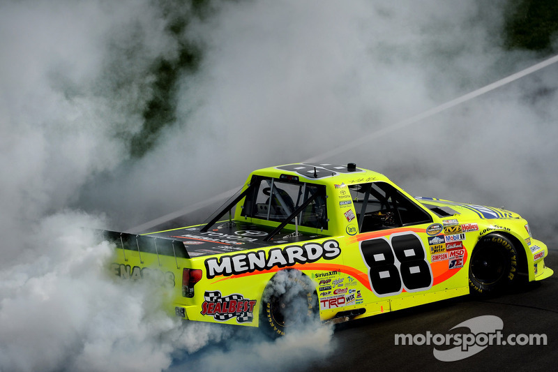 Crafton adds to ThorSport's 2013 dominance with Kansas win