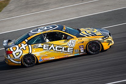 Plumb leads the CTSCC Road Atlanta race and Al Carter crosses the line in 8th