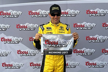 Kenseth aces Richmond pole for a new track record
