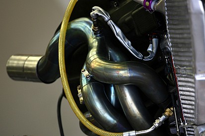 Renault technical feature: Fuel Systems on V8 era