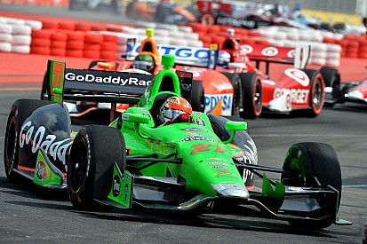 Andretti's Hinchcliffe wins Sao Paulo Indy 300