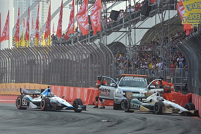 Bump into the wall hurts Carpenter's chances Sunday in Sao Paulo