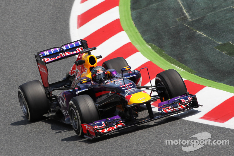 Vettel sets the pace on Circuit de Catalunya in Friday practice