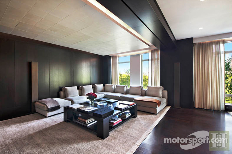 "New York loft for sale, $30 million. Ask for Jeff."