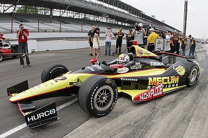 Servia successfully qualifies for the Indianapolis 500