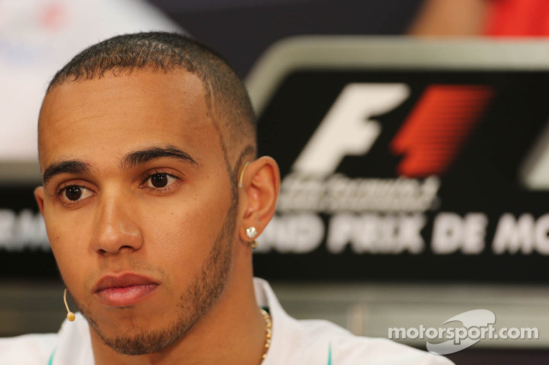 Mercedes clarifies Hamilton jet-ski incident