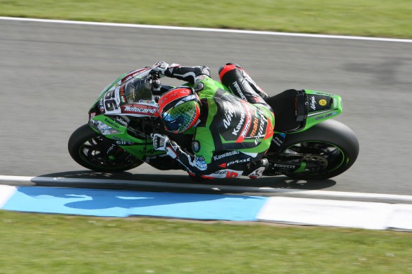 Tom Sykes accomplishes total domination at Donington Park