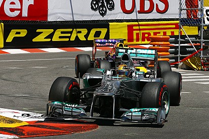 Hamilton hits back at Vettel's 'silver buses' jibe