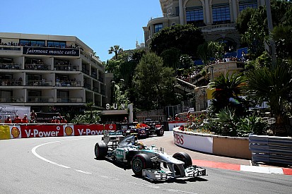 Hamilton identifies brakes as main problem