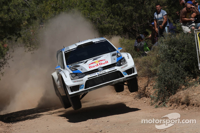 Volkswagen in third and fifth place after day one in Greece