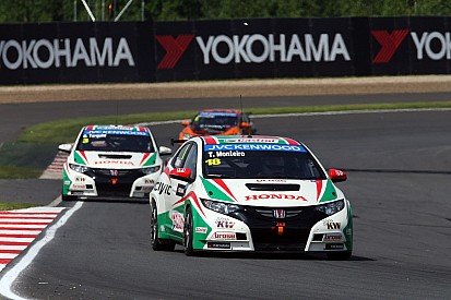 Tiago Monteiro gains 21 positions in Moscow