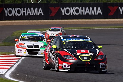 Muennich Motorsport with second podium placing at the WTCC premiere in Moscow